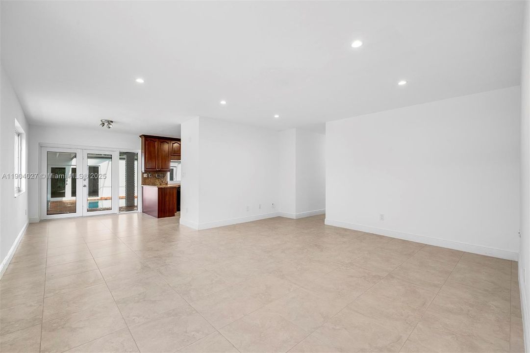 For Rent: $7,500 (4 beds, 2 baths, 2080 Square Feet)