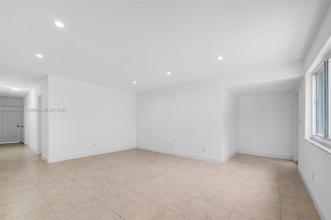 For Rent: $7,500 (4 beds, 2 baths, 2080 Square Feet)