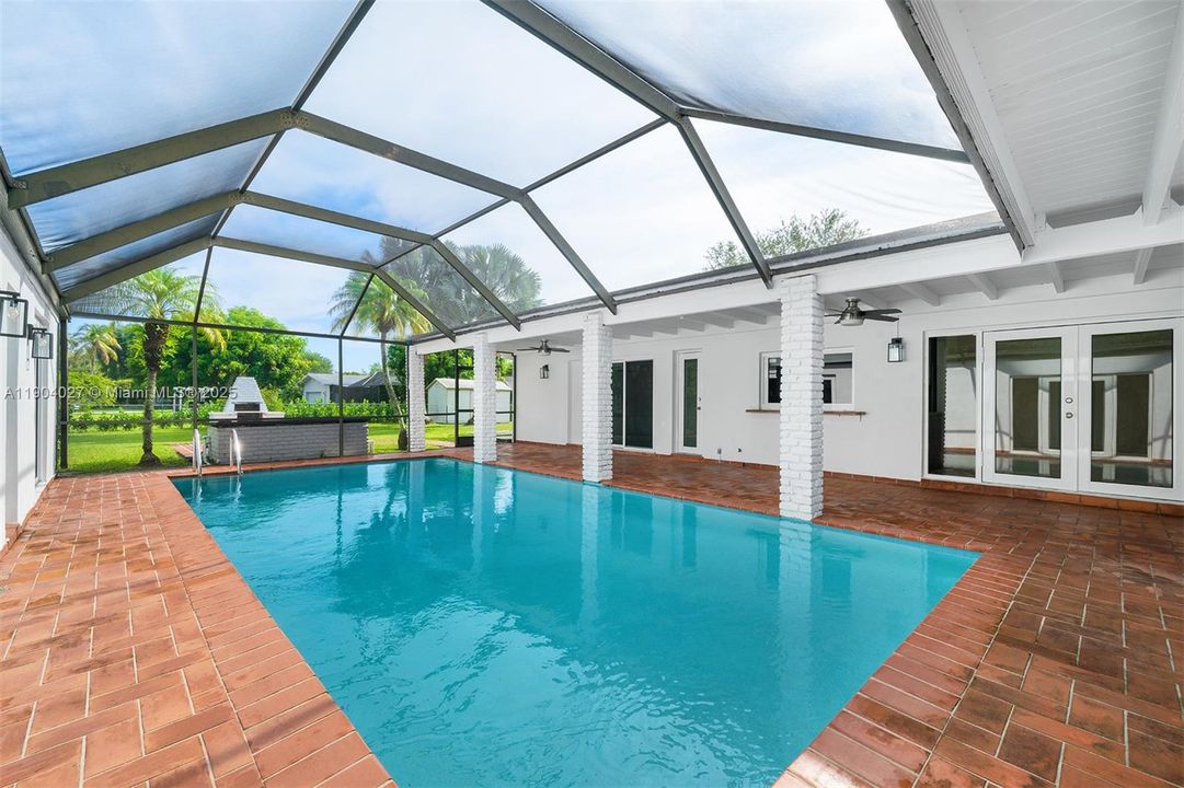 For Rent: $7,500 (4 beds, 2 baths, 2080 Square Feet)