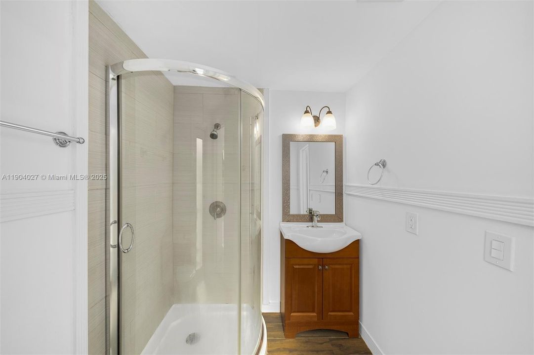 For Rent: $7,500 (4 beds, 2 baths, 2080 Square Feet)