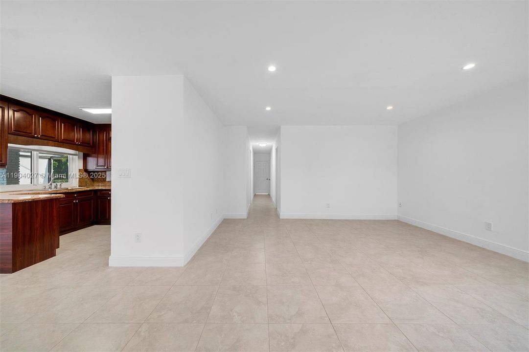 For Rent: $7,500 (4 beds, 2 baths, 2080 Square Feet)