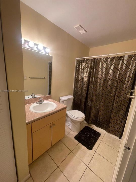 For Sale: $164,900 (2 beds, 1 baths, 708 Square Feet)