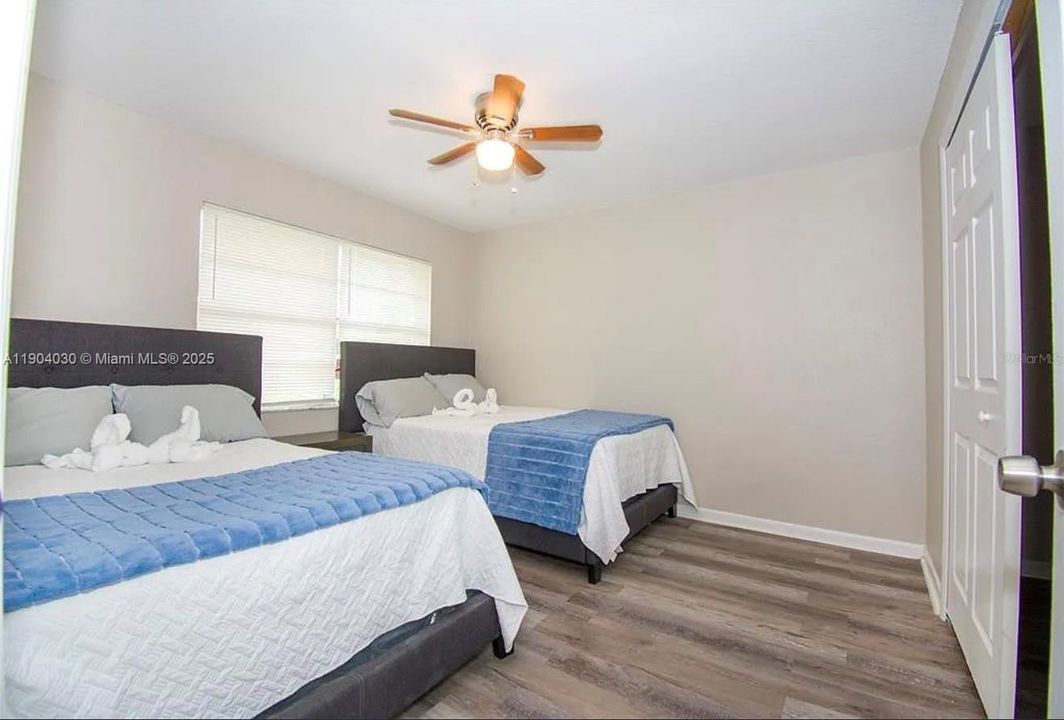 For Sale: $456,999 (4 beds, 2 baths, 1959 Square Feet)