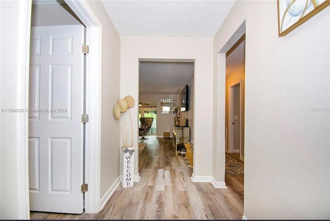 For Sale: $456,999 (4 beds, 2 baths, 1959 Square Feet)