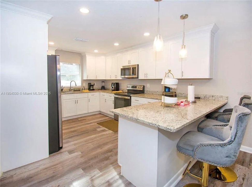 For Sale: $456,999 (4 beds, 2 baths, 1959 Square Feet)