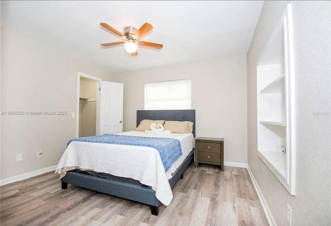 For Sale: $456,999 (4 beds, 2 baths, 1959 Square Feet)