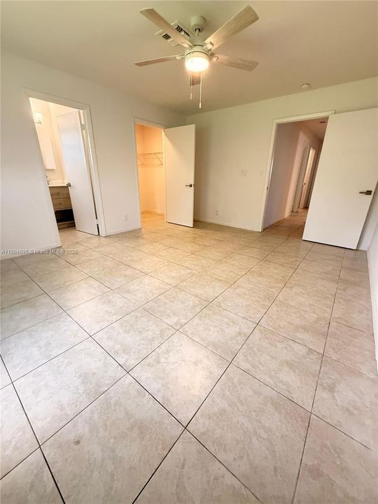 Recently Rented: $2,950 (3 beds, 2 baths, 1530 Square Feet)