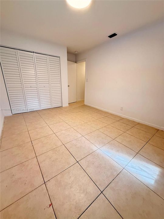 Recently Rented: $2,950 (3 beds, 2 baths, 1530 Square Feet)