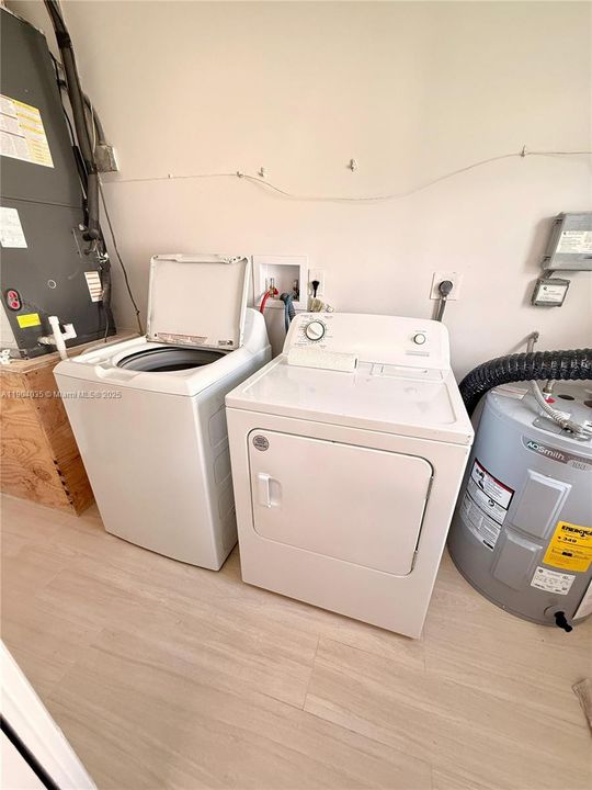 Recently Rented: $2,950 (3 beds, 2 baths, 1530 Square Feet)