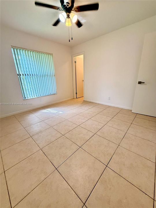 Recently Rented: $2,950 (3 beds, 2 baths, 1530 Square Feet)
