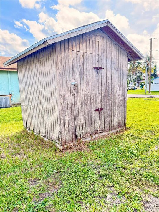 Recently Rented: $2,950 (3 beds, 2 baths, 1530 Square Feet)