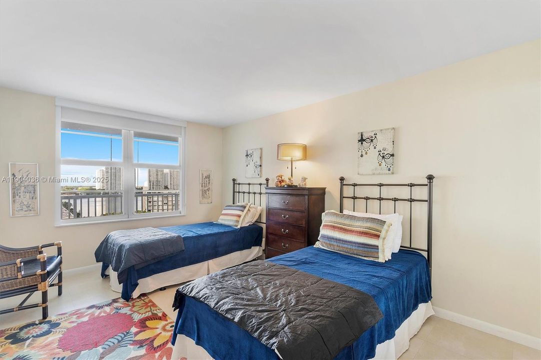 合同活跃: $419,000 (2 贝兹, 2 浴室, 1488 平方英尺)