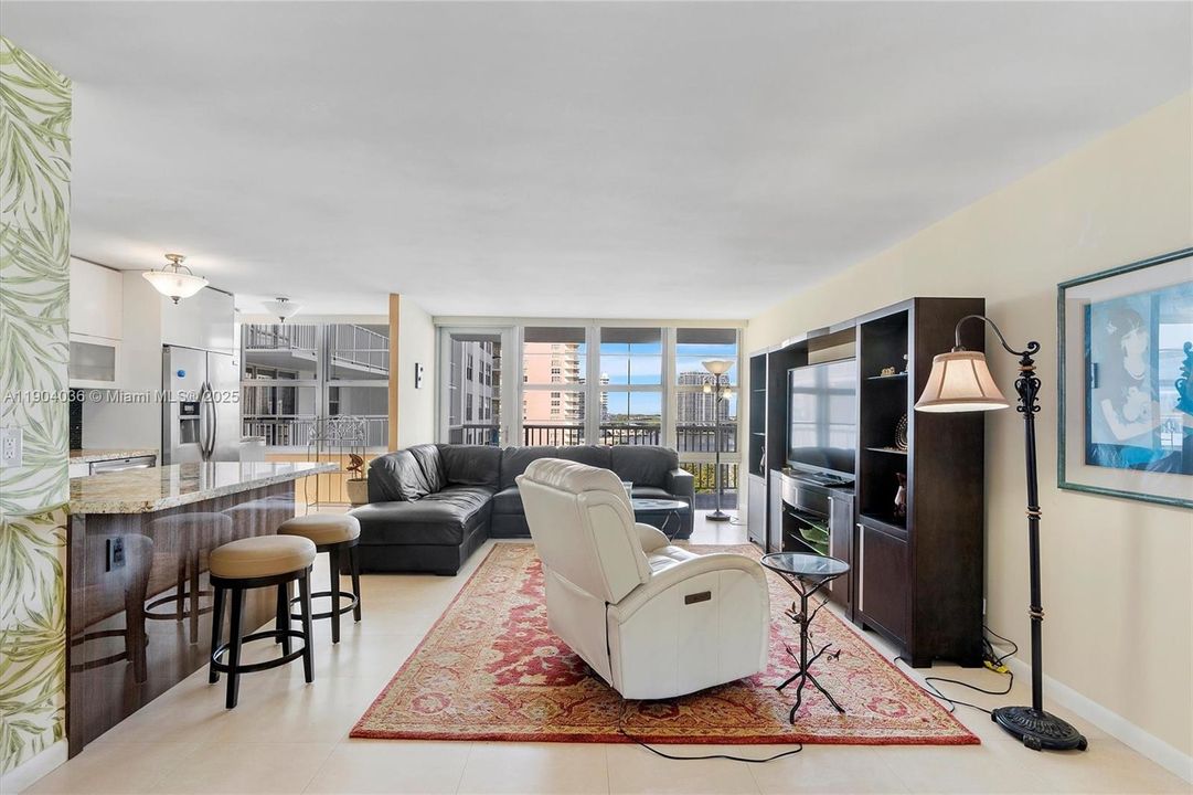 合同活跃: $419,000 (2 贝兹, 2 浴室, 1488 平方英尺)