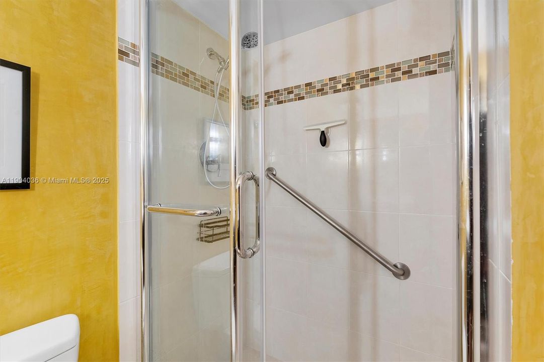 合同活跃: $419,000 (2 贝兹, 2 浴室, 1488 平方英尺)