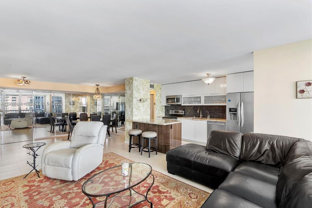 合同活跃: $419,000 (2 贝兹, 2 浴室, 1488 平方英尺)