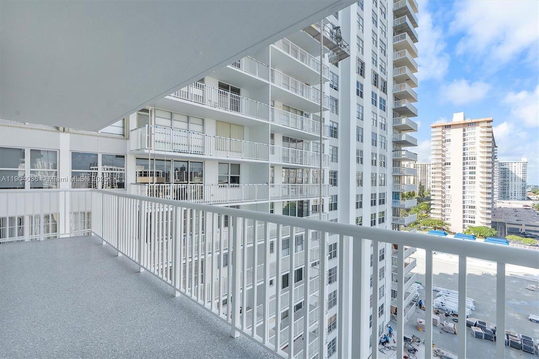 合同活跃: $419,000 (2 贝兹, 2 浴室, 1488 平方英尺)