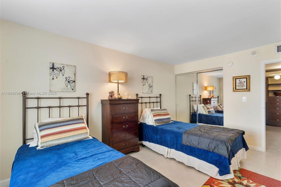 合同活跃: $419,000 (2 贝兹, 2 浴室, 1488 平方英尺)