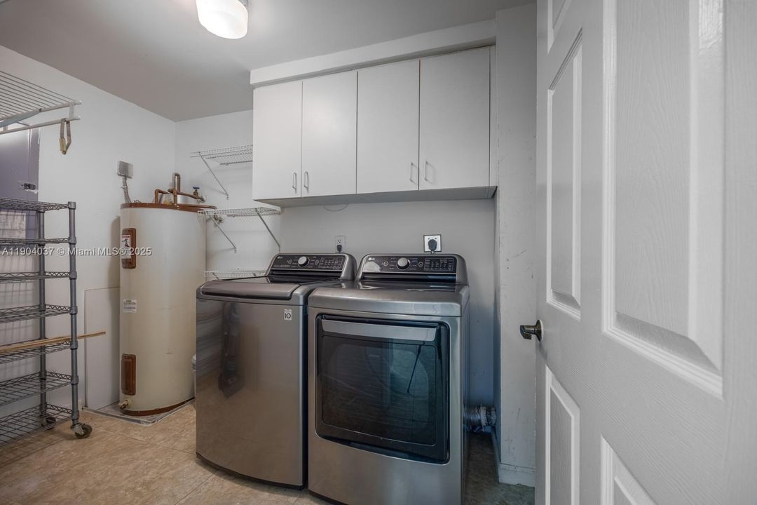 For Sale: $439,000 (3 beds, 2 baths, 1460 Square Feet)