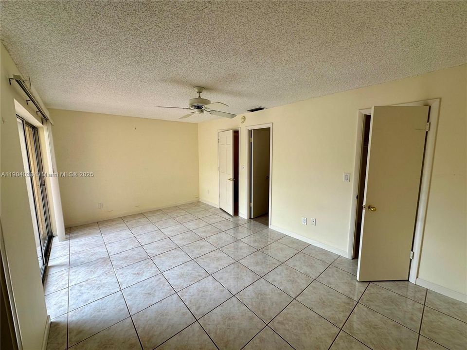 Active With Contract: $360,000 (2 beds, 2 baths, 1395 Square Feet)