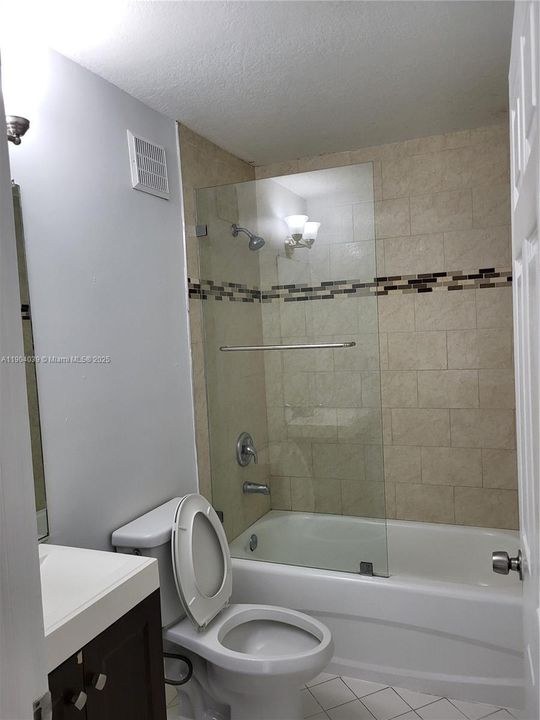 For Rent: $1,850 (3 beds, 2 baths, 1024 Square Feet)