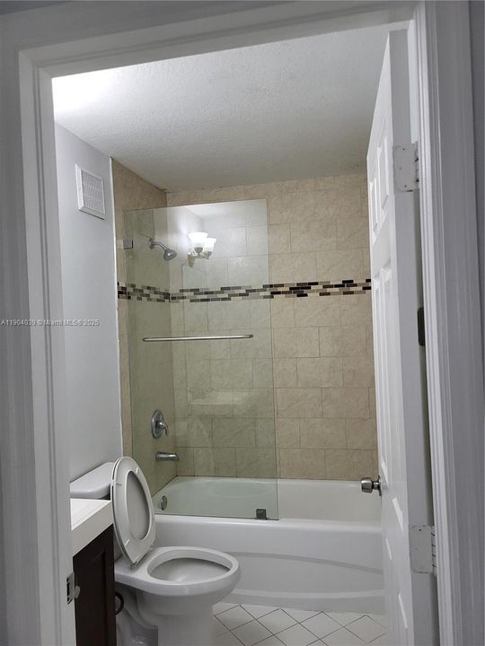 For Rent: $1,850 (3 beds, 2 baths, 1024 Square Feet)