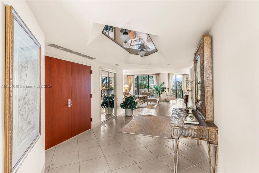 En Renta: $6,800 (2 camas, 3 baños, 2630 Pies cuadrados)