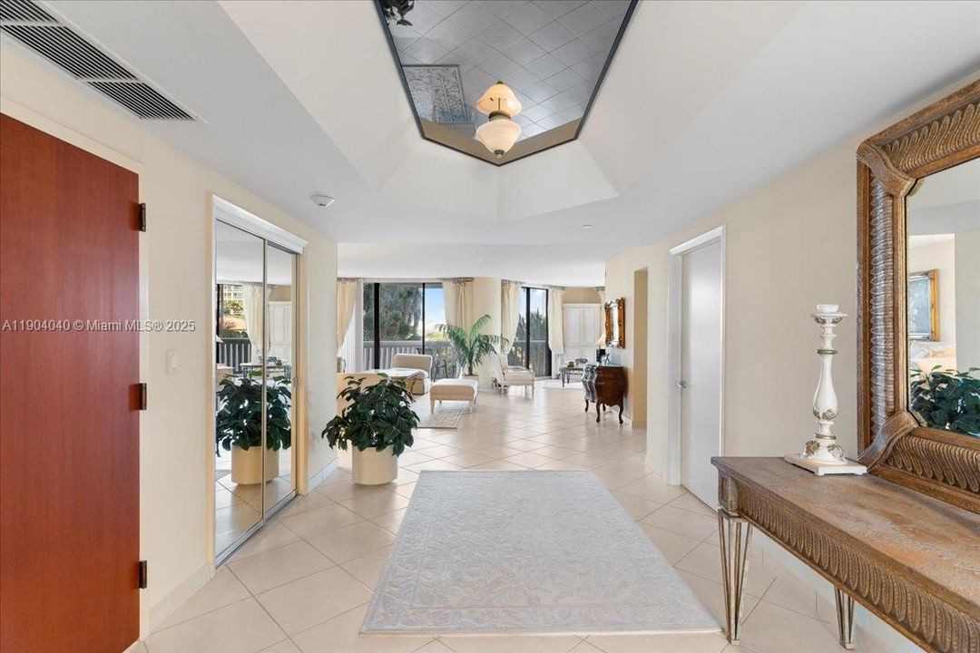 En Renta: $6,800 (2 camas, 3 baños, 2630 Pies cuadrados)