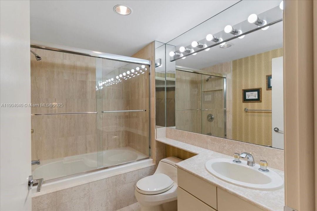 En Renta: $6,800 (2 camas, 3 baños, 2630 Pies cuadrados)