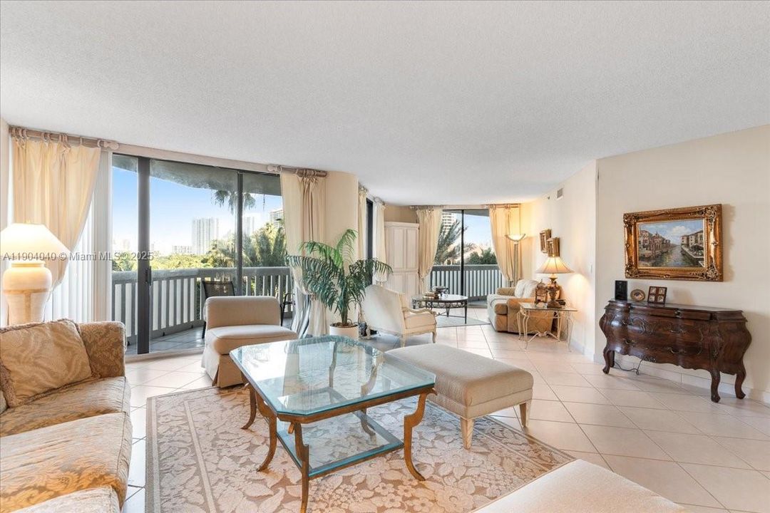 En Renta: $6,800 (2 camas, 3 baños, 2630 Pies cuadrados)