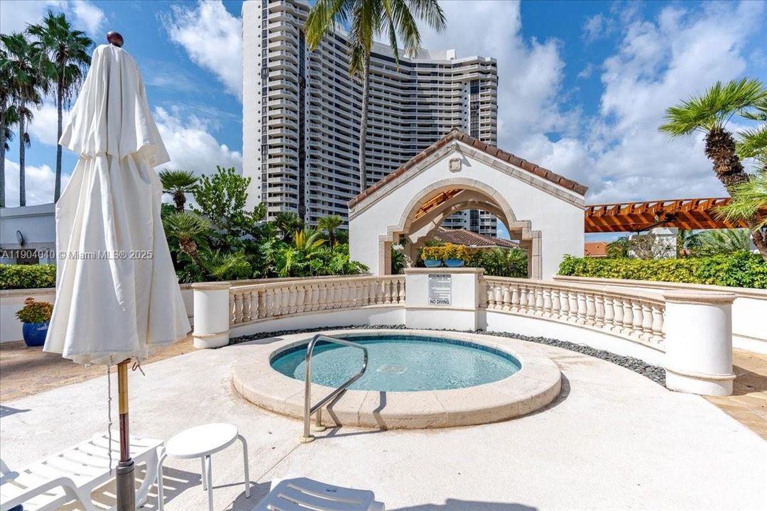 En Renta: $6,800 (2 camas, 3 baños, 2630 Pies cuadrados)