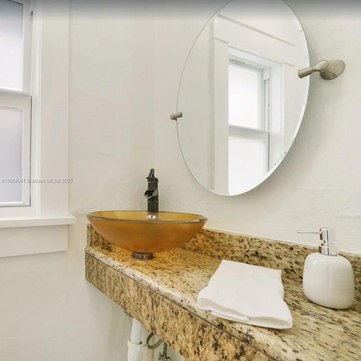 Recently Sold: $1,395,000 (4 beds, 2 baths, 2152 Square Feet)