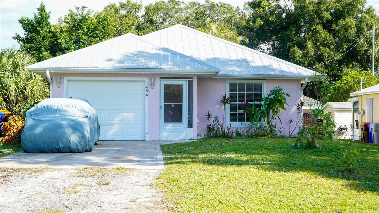 Activo con contrato: $275,000 (3 camas, 2 baños, 1118 Pies cuadrados)