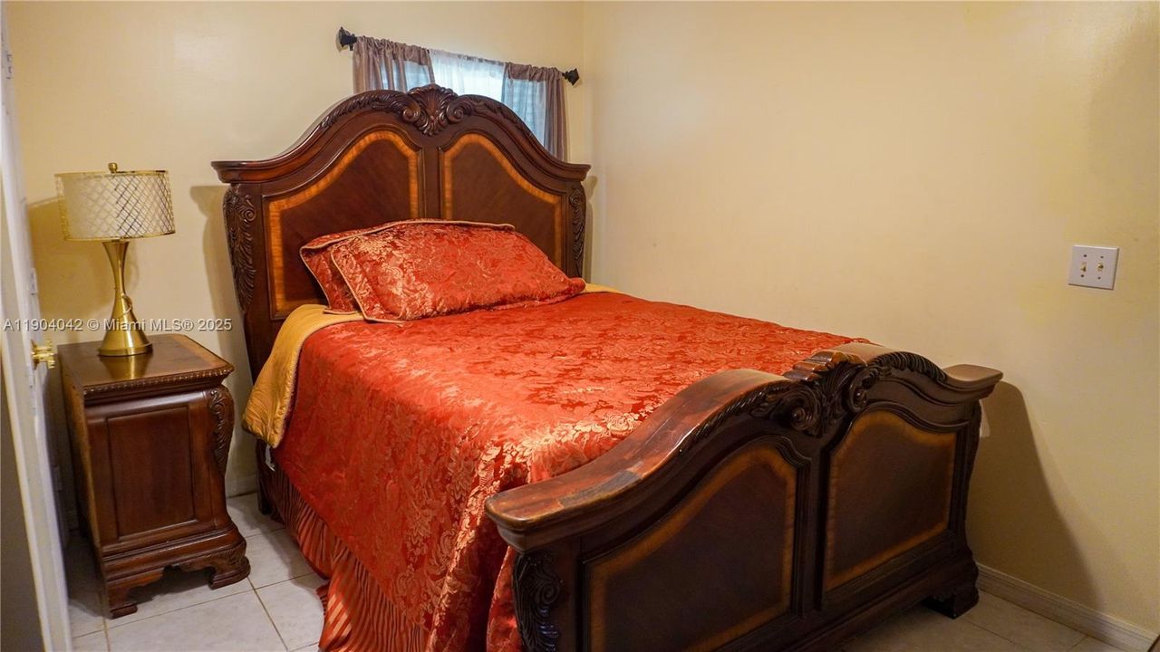 Activo con contrato: $275,000 (3 camas, 2 baños, 1118 Pies cuadrados)