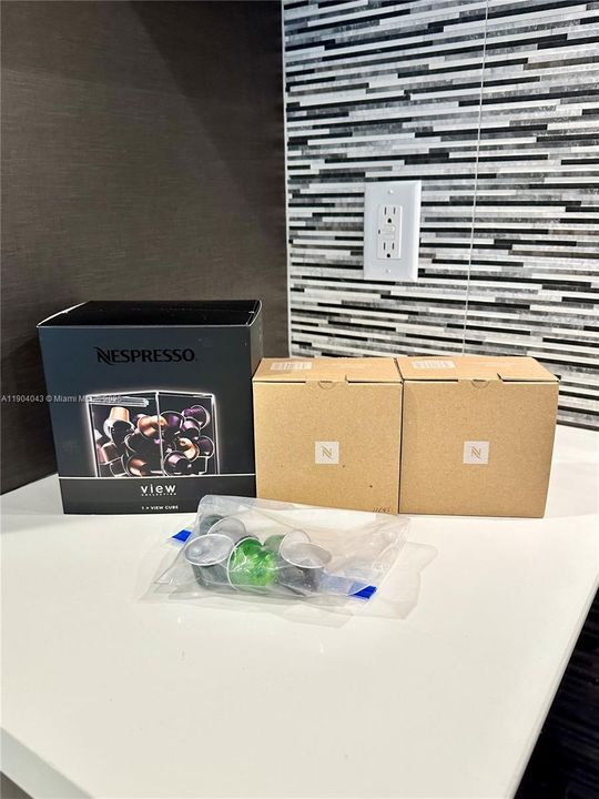 For Rent: $2,350 (1 beds, 1 baths, 765 Square Feet)