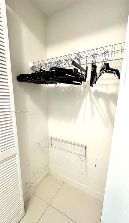 For Rent: $2,350 (1 beds, 1 baths, 765 Square Feet)