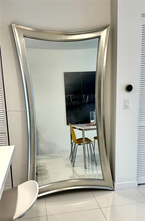 For Rent: $2,350 (1 beds, 1 baths, 765 Square Feet)