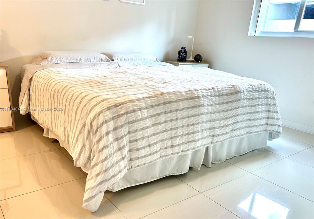 For Rent: $2,350 (1 beds, 1 baths, 765 Square Feet)