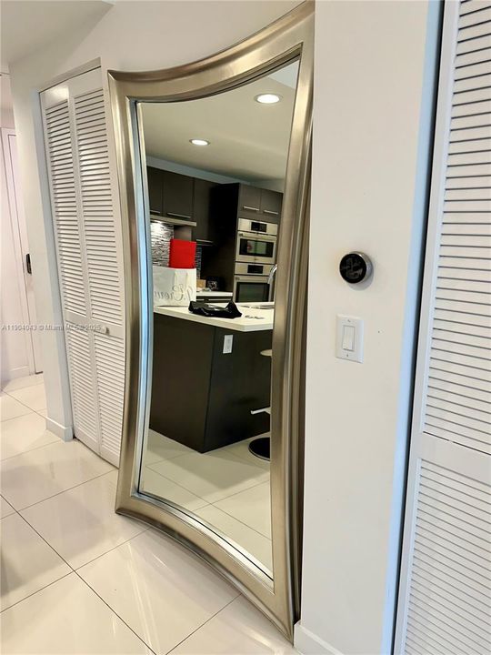 For Rent: $2,350 (1 beds, 1 baths, 765 Square Feet)