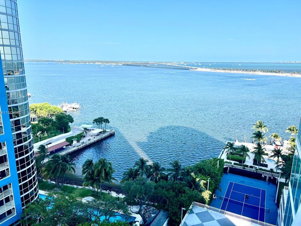 Active With Contract: $3,150 (1 beds, 1 baths, 791 Square Feet)