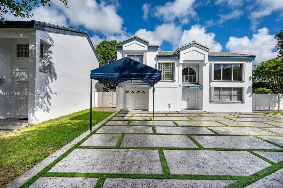 For Sale: $539,995 (3 beds, 2 baths, 1451 Square Feet)