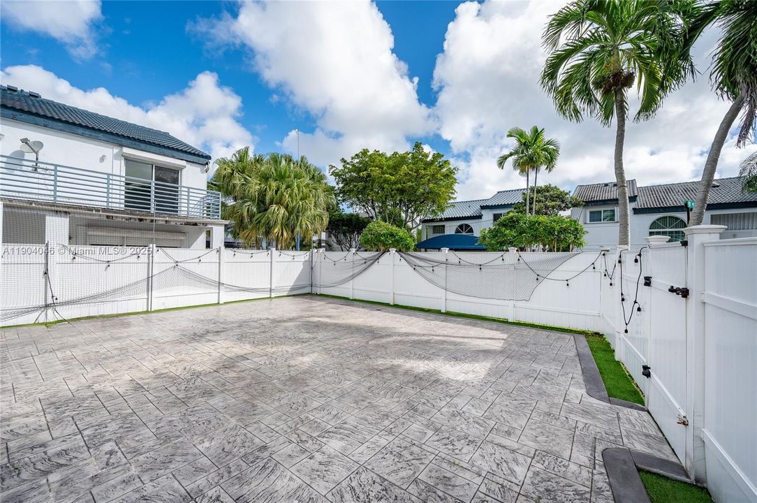 For Sale: $539,995 (3 beds, 2 baths, 1451 Square Feet)