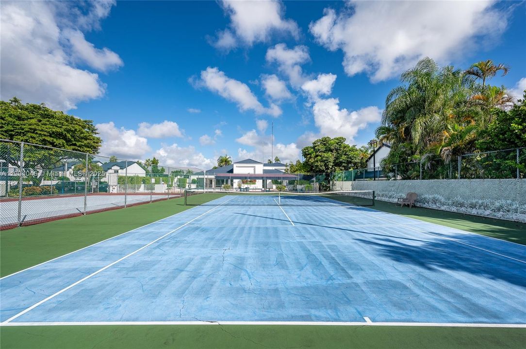 For Sale: $539,995 (3 beds, 2 baths, 1451 Square Feet)