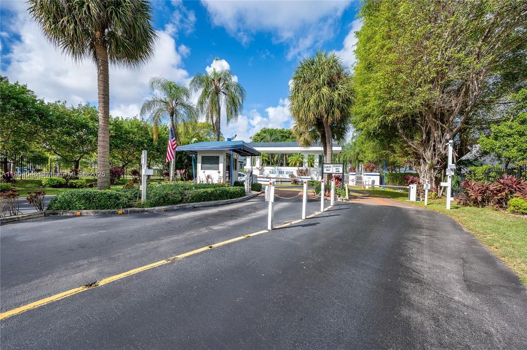 For Sale: $539,995 (3 beds, 2 baths, 1451 Square Feet)