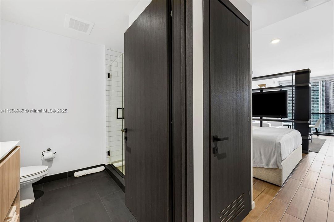 For Rent: $3,000 (1 beds, 1 baths, 430 Square Feet)