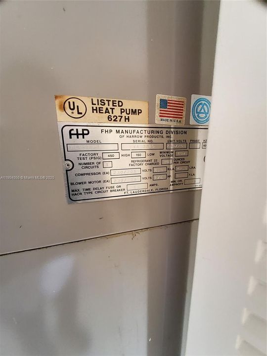 For Sale: $124,999 (1 beds, 2 baths, 861 Square Feet)