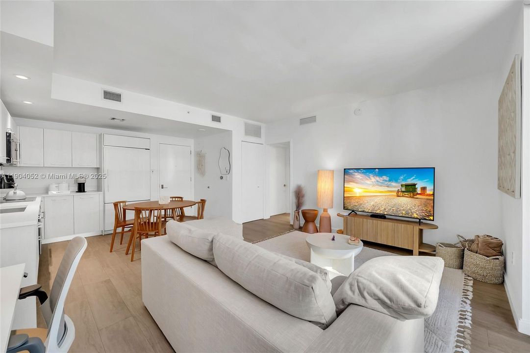 Recently Rented: $3,550 (1 beds, 1 baths, 609 Square Feet)