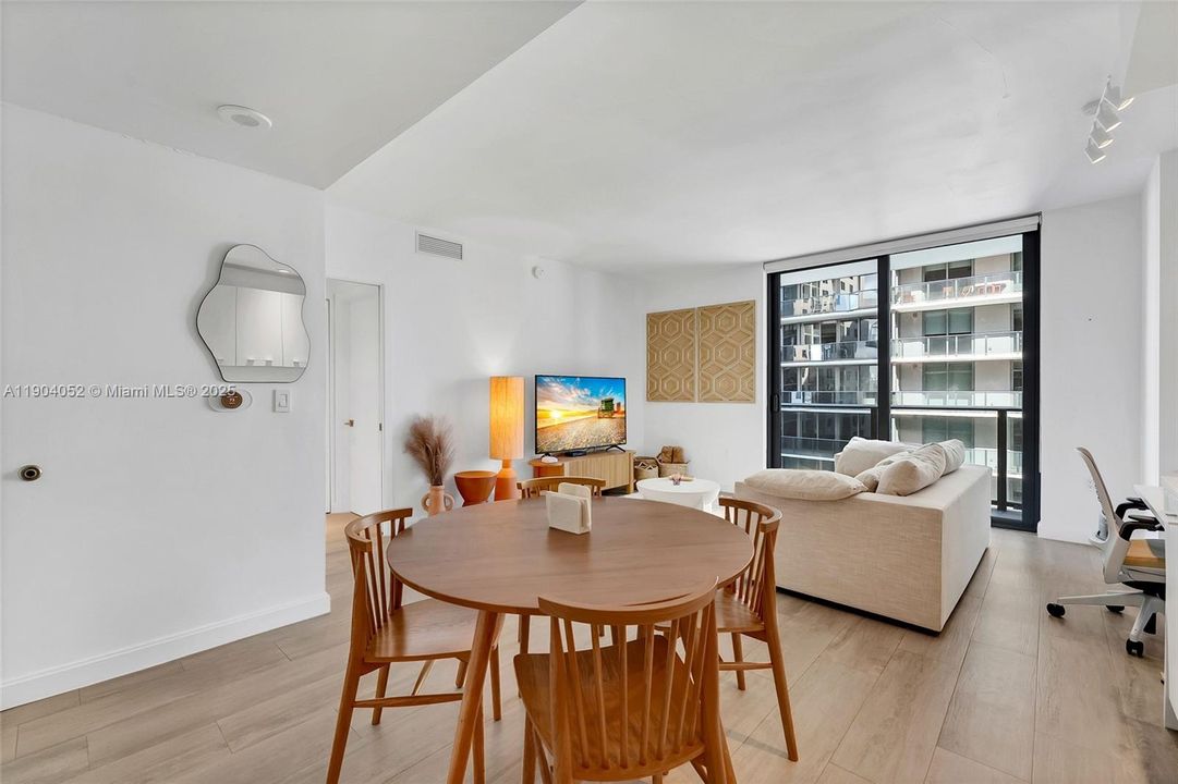 Recently Rented: $3,550 (1 beds, 1 baths, 609 Square Feet)