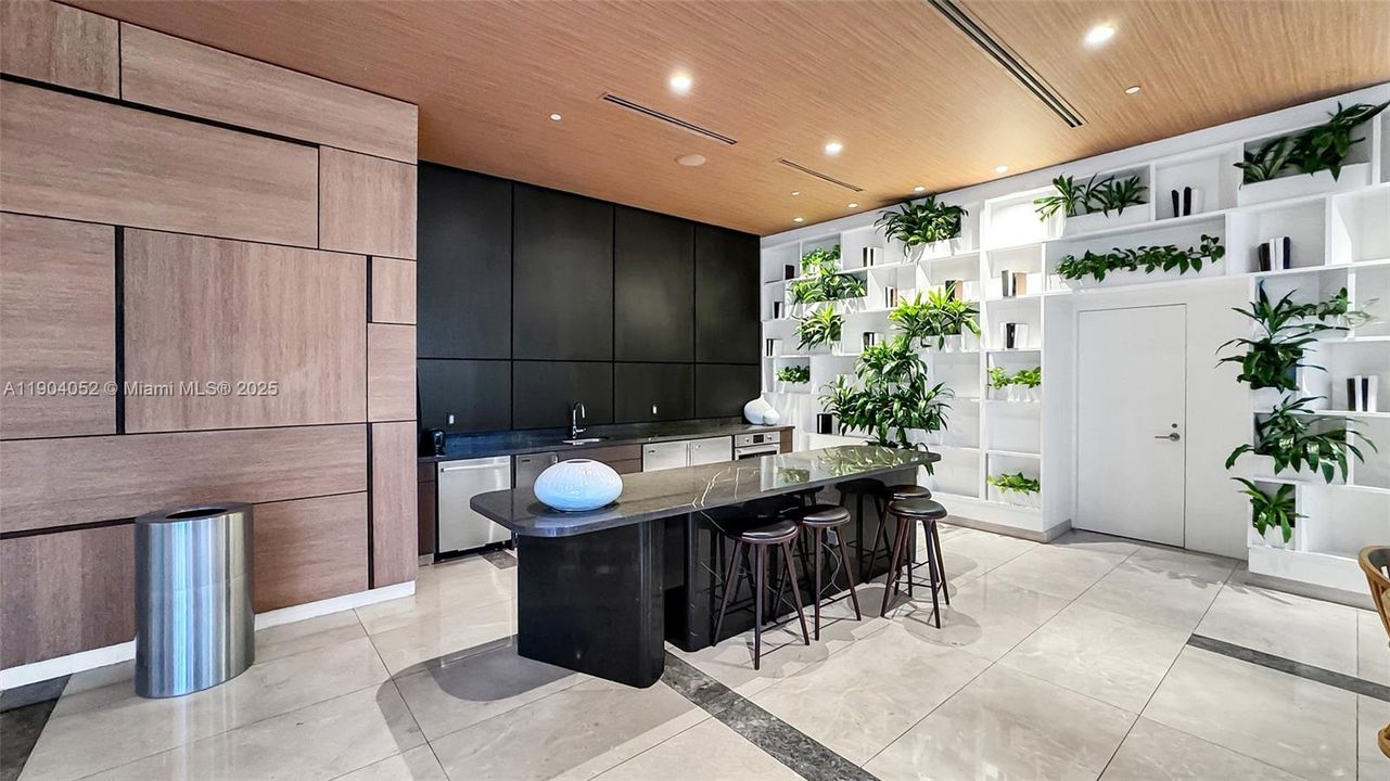 Recently Rented: $3,550 (1 beds, 1 baths, 609 Square Feet)