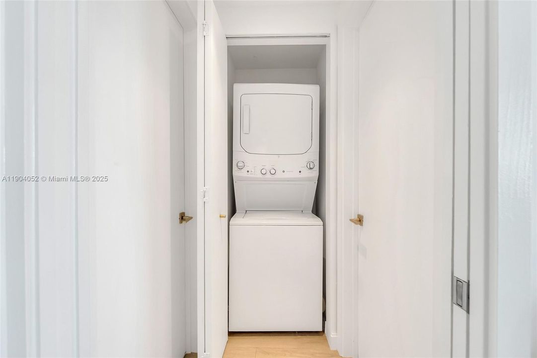 Recently Rented: $3,550 (1 beds, 1 baths, 609 Square Feet)