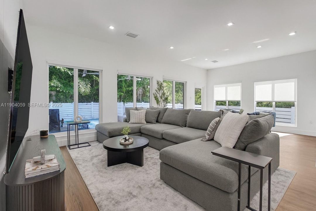 En Venta: $3,295,000 (5 camas, 5 baños, 3141 Pies cuadrados)